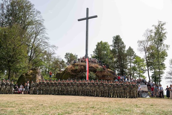 Anzugelobende_Heimkehrerkreuz.jpg  